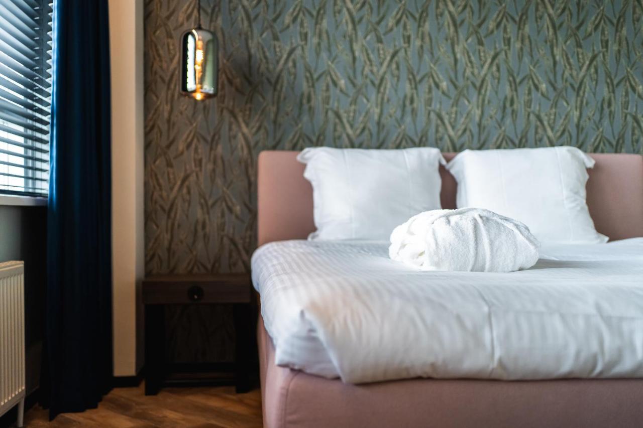Onderwijshotel De Rooi Pannen آيندهوفن المظهر الخارجي الصورة
