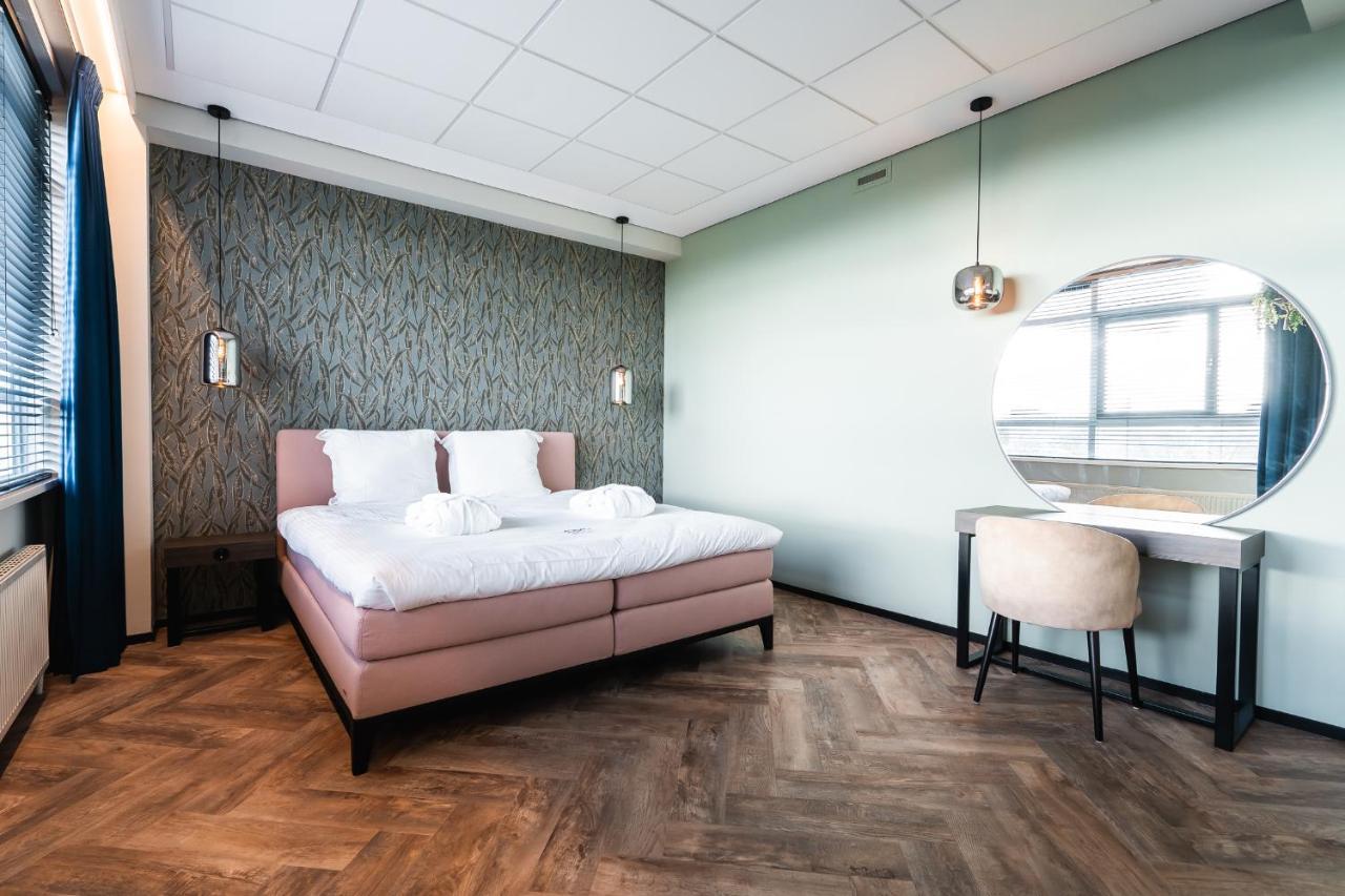 Onderwijshotel De Rooi Pannen آيندهوفن المظهر الخارجي الصورة