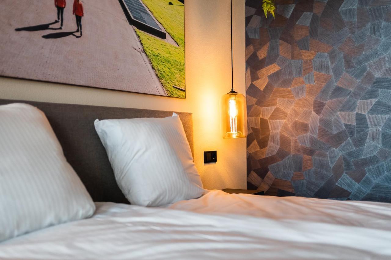 Onderwijshotel De Rooi Pannen آيندهوفن المظهر الخارجي الصورة