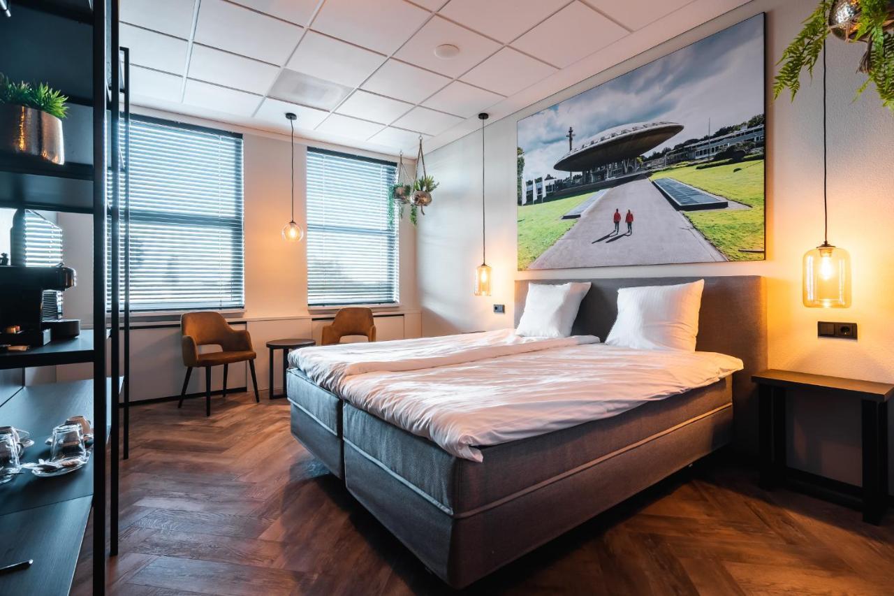 Onderwijshotel De Rooi Pannen آيندهوفن المظهر الخارجي الصورة