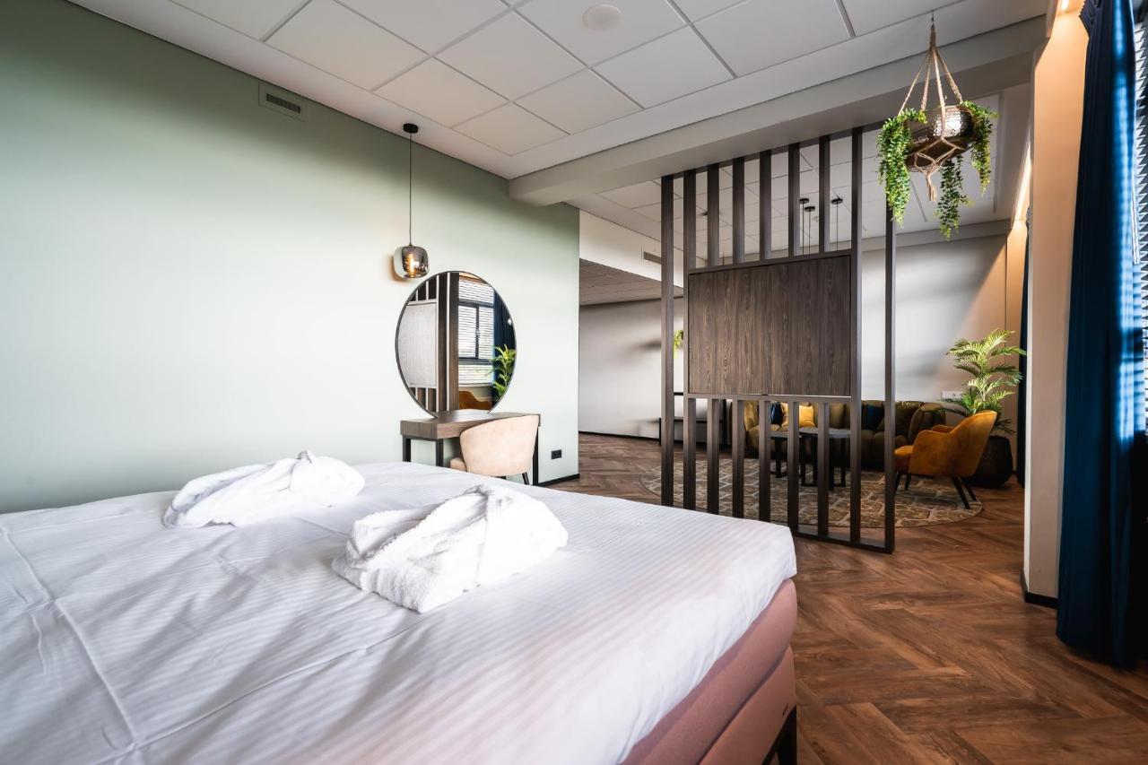 Onderwijshotel De Rooi Pannen آيندهوفن المظهر الخارجي الصورة