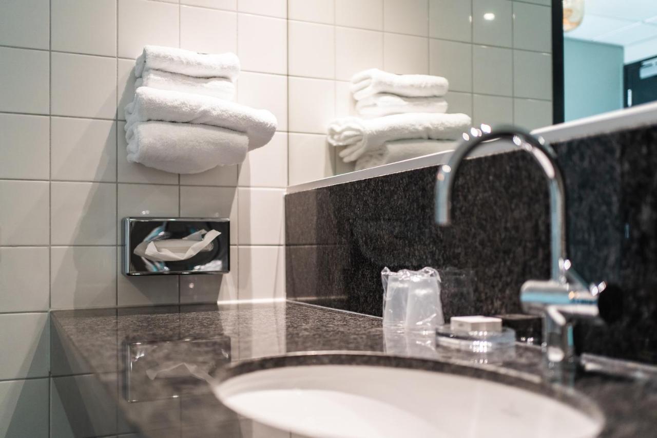 Onderwijshotel De Rooi Pannen آيندهوفن المظهر الخارجي الصورة