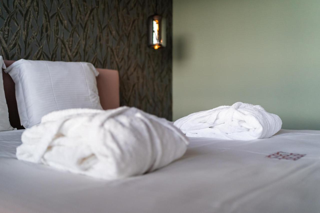 Onderwijshotel De Rooi Pannen آيندهوفن المظهر الخارجي الصورة