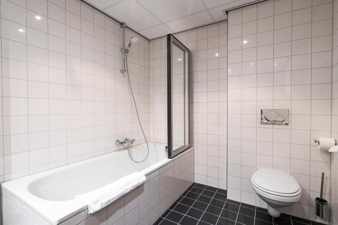 Onderwijshotel De Rooi Pannen آيندهوفن المظهر الخارجي الصورة