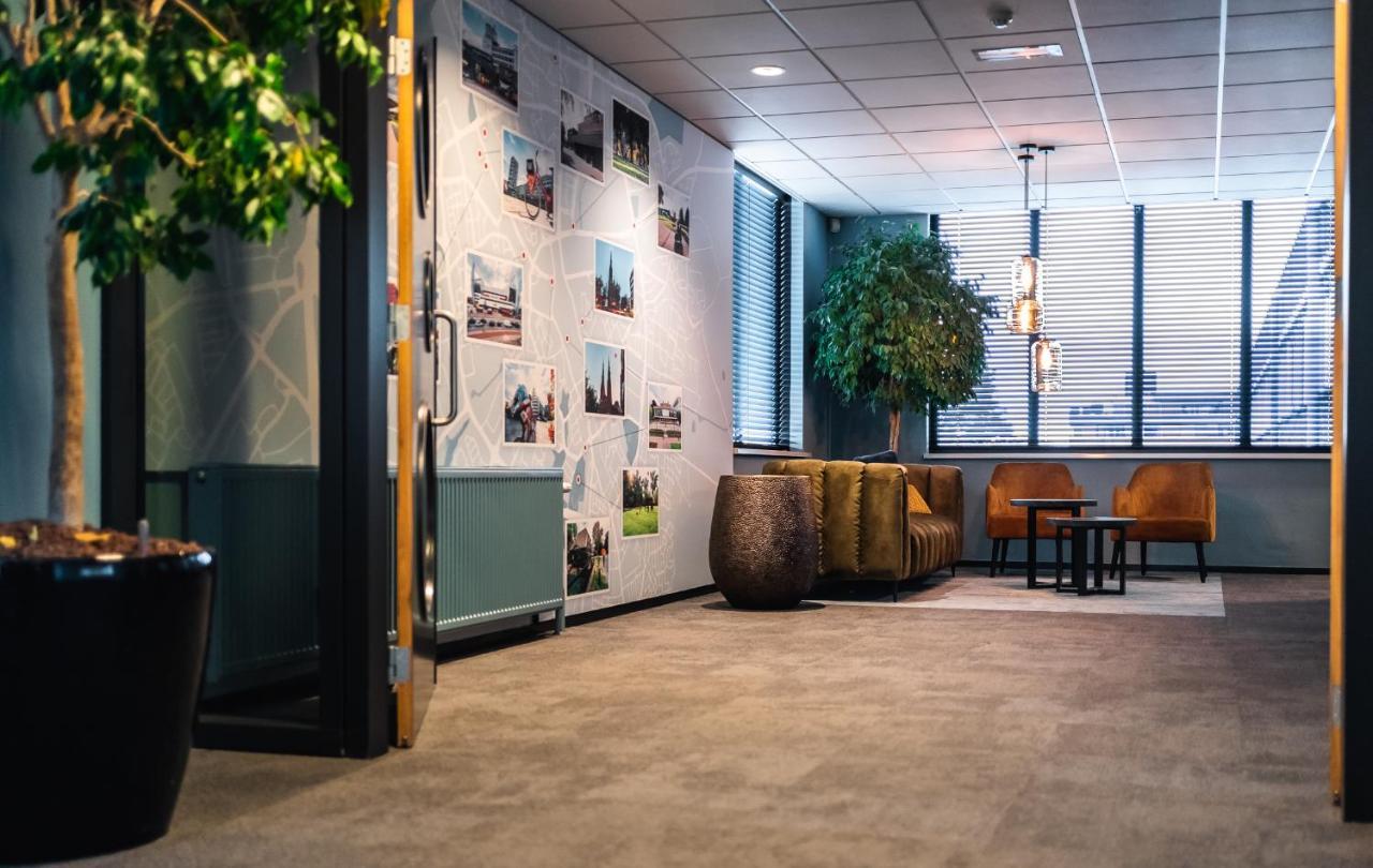 Onderwijshotel De Rooi Pannen آيندهوفن المظهر الخارجي الصورة