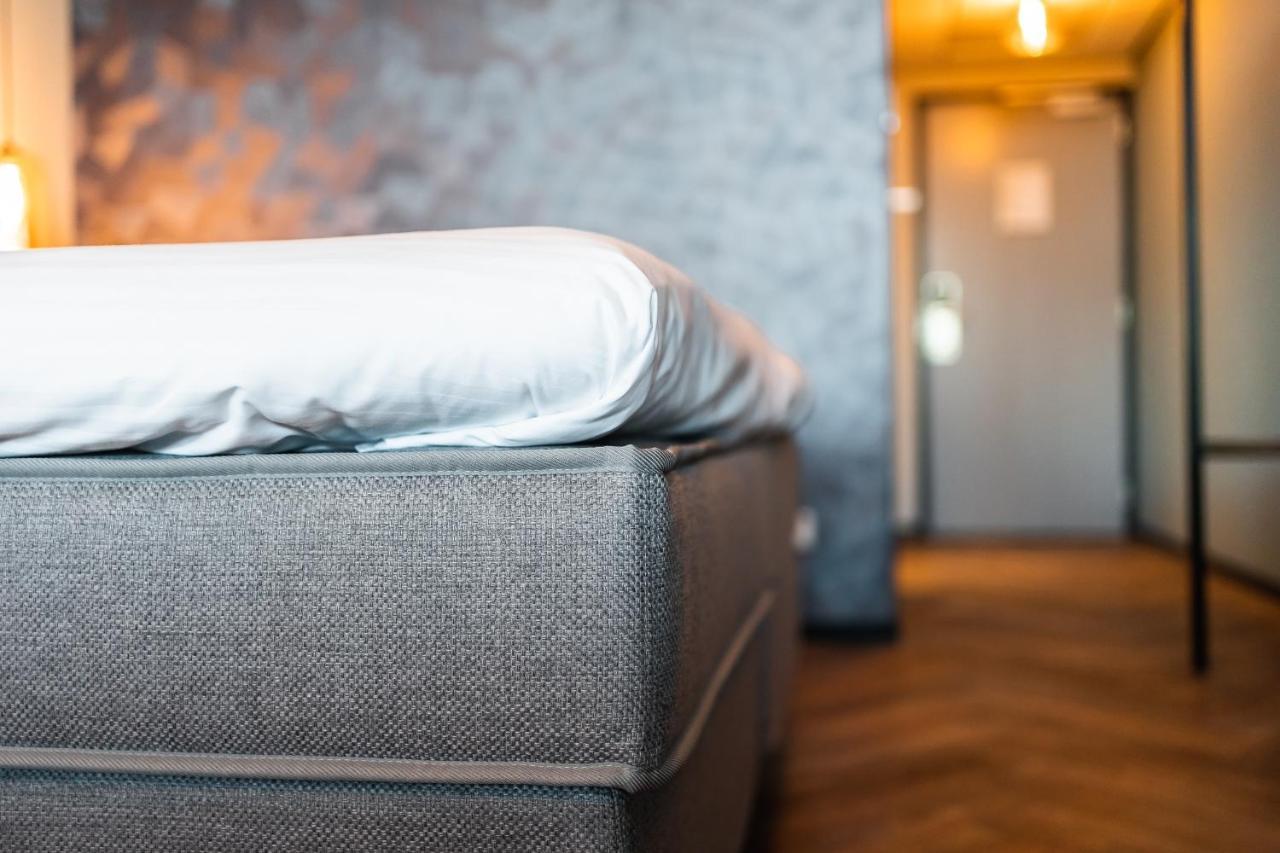 Onderwijshotel De Rooi Pannen آيندهوفن المظهر الخارجي الصورة