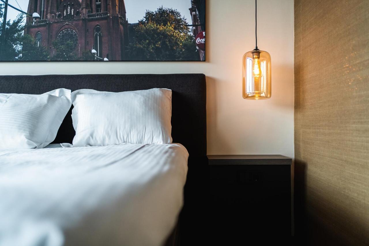 Onderwijshotel De Rooi Pannen آيندهوفن المظهر الخارجي الصورة